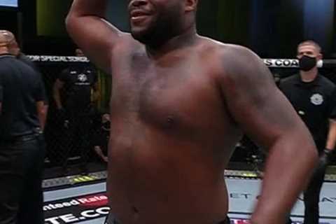 MMA fan keeps UFC star Derrick Lewis’ sweaty CUP after he throws it into crowd.. and viewers say..