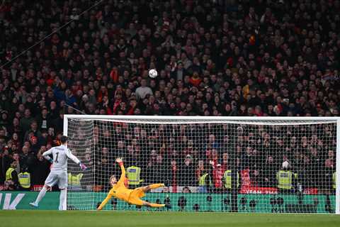 ‘I feel bad for him’- Tuchel refuses to blame Kepa for Chelsea’s Carabao Cup heartbreak as penalty..