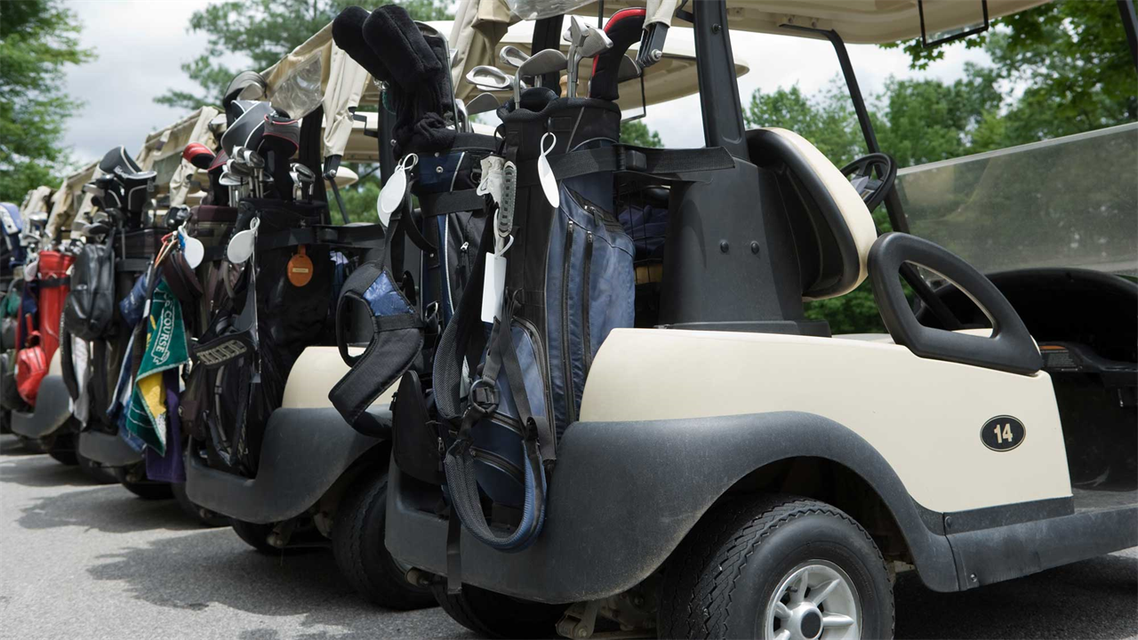 The Etiquetteist: Are golfers obligated to tip the cart attendant? If so, how much?