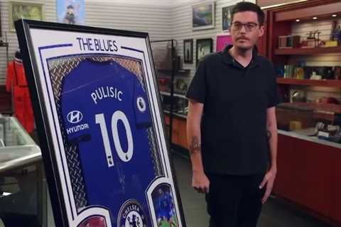 Watch man try to sell signed Pulisic shirt on Pawn Stars with the ‘LeBron James of Soccer’  likened ..