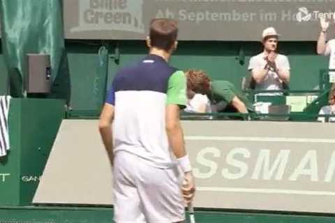 Watch as Daniil Medvedev’s coach storms off court after Russian tennis star screams at him leaving..