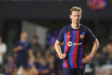 Barcelona asking Frenkie de Jong to ‘almost half’ his salary as Manchester United wait on final..