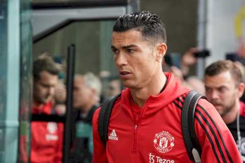 Transfer news LIVE: Cristiano Ronaldo ‘wants immediate Man United exit’ and Frenkie De Jong latest