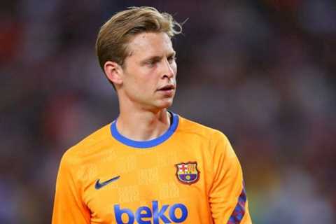 Man Utd suffer more transfer woes with Frenkie de Jong alternative in ‘advanced PSG talks’