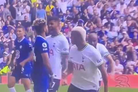 ‘He epitomises Conte’ – Watch Tottenham fan favourite Romero scream in James’ face after equaliser..