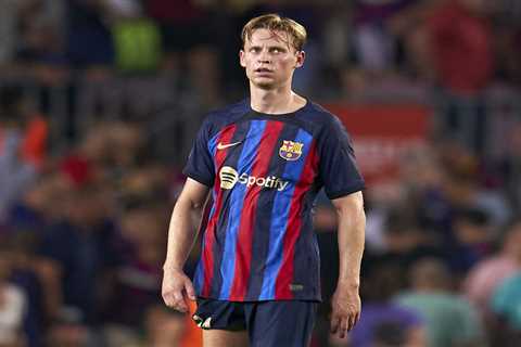 Barcelona slammed for ‘mafia’ treatment of Man Utd and Chelsea transfer target Frenkie de Jong by..