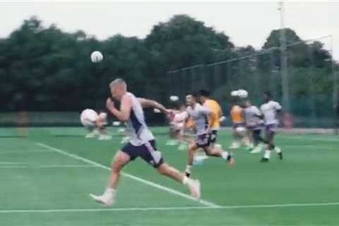 Watch Oleksandr Zinchenko ‘put Arsenal squad to shame’ with incredible keep-up technique in training
