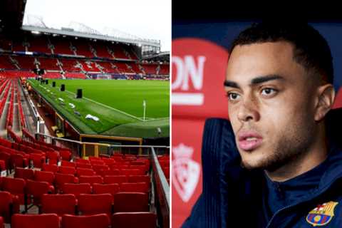 Sergino Dest open to Manchester United transfer as Barcelona set asking price
