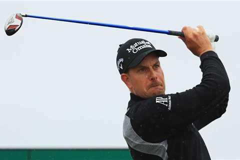 Here's how major-winner Henrik Stenson warms up on the practice green before a round