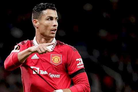 Cristiano Ronaldo considering £233m wage offer as Man Utd star eyes January exit