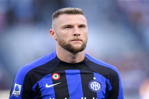 Chelsea look to land Inter Milan defender Milan Skriniar on free transfer but face battle with two..