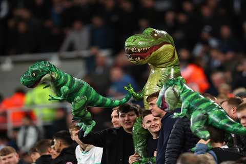 Newcastle fans take inflatable T-Rexes to St James’ Park to troll Everton’s ex-Sunderland star..