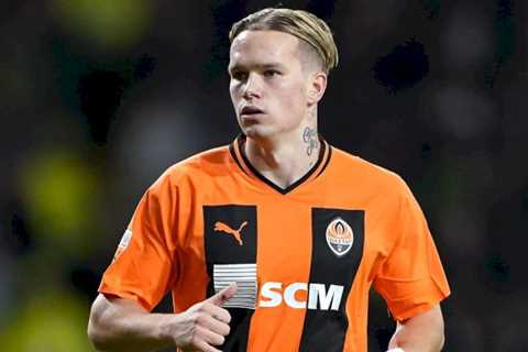 Transfer rumours: Arsenal hold talks over £45m Shakhtar winger Mykhaylo Mudryk as Chelsea chase..