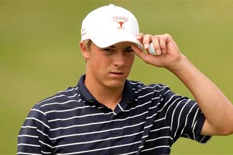 Jordan Spieth picks Texas on College Gameday as the crowd goes wild