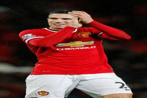 Hackers post porn to Robin van Persie’s Facebook page as ex-Man Utd and Arsenal star forced to..