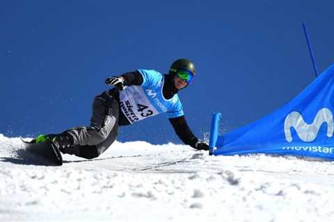 In-form Kwiatkowski takes lead in Snowboard World Cup