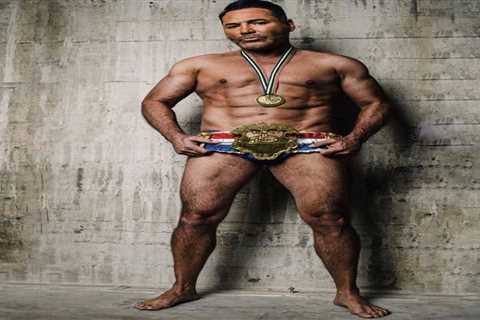 Oscar De La Hoya strips naked to show off abs that stunned boxing fans after admitting he ‘got help ..