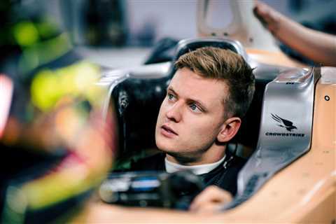 Schumacher has Mercedes F1 seat fitting