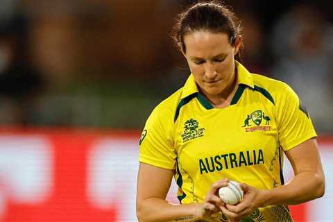 Australia to face nemesis India in semi-final