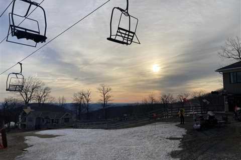 Another 2 U.S. Ski Resorts Close Early Due to Warm Weather