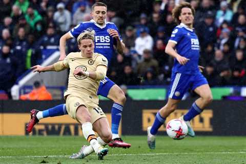 Mykhailo Mudryk wildly celebrates first Chelsea goal before offside call but then claims assist to..