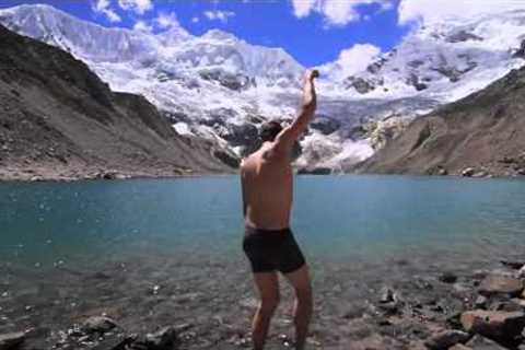 ‪idiot jumps in dangerous peruvian glacial lake causes avalanche‬