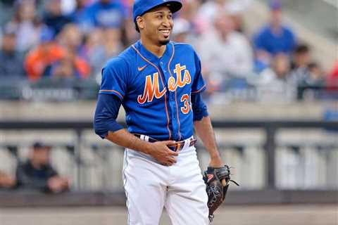 Edwin Diaz Continues To Show Off His Recovery Process