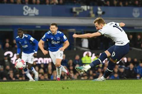 Everton defender Michael Keane denies Tottenham win with ‘unbelievable’ goal moments after being on ..