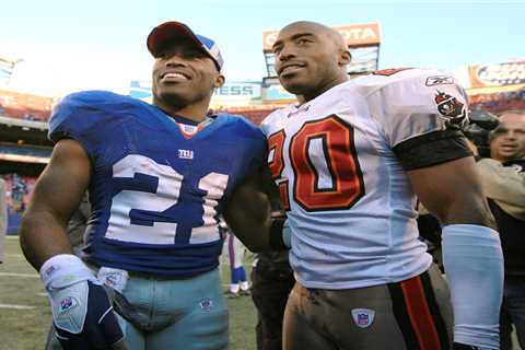 Giants great Tiki Barber will present twin brother, Ronde, at Hall of Fame induction