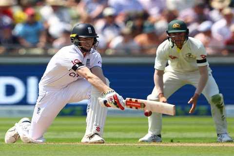 Why are the England cricket team wearing black armbands in The Ashes first Test?