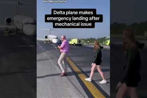 Delta plane makes emergency landing after mechanical issue #shorts
