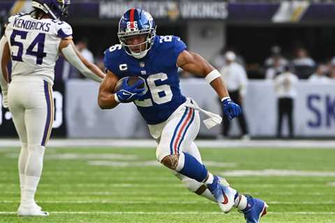 Giants’ Saquon Barkley squats nearly 600 pounds with ease