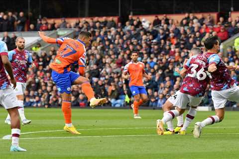 Everton and Swansea City have discussed potential swap deal involving two strikers, report claims