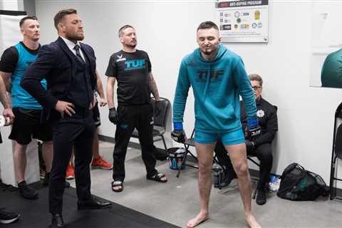 Conor McGregor shoves Michael Chandler in the face and threatens to break his nose after friend’s..