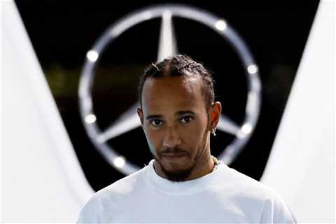 “True Leader” Lewis Hamilton Electrifies Mercedes & F1 World With Heavy-Hitting Words Ahead of..