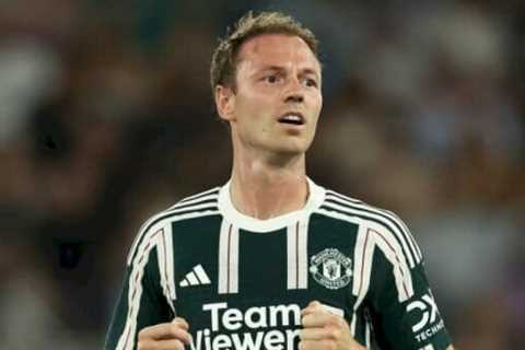 Ben Foster’s Bold Prediction: Jonny Evans, The Rolls Royce Defender, Returns To Man Utd