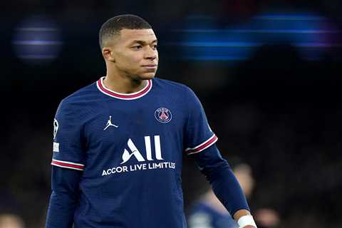 Liverpool ‘open Kylian Mbappe transfer talks as they want PSG superstar in sensational loan..