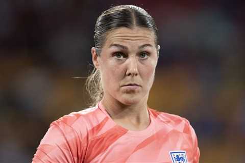 Angry England star Mary Earps subject of petition as Nike refuse to sell World Cup shirt | Football ..