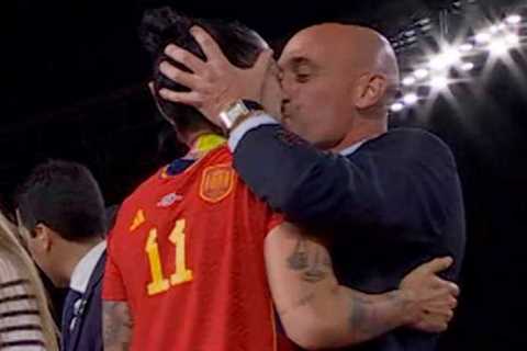 Luis Rubiales: Spanish FA president apologises for kissing Jenni Hermoso after Spain’s World Cup win