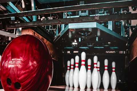 Do Bowling Alleys in Los Angeles County Offer Lockers for Rent or Purchase?