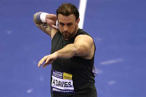 Aled Davies breaks own world indoor F42 shot put record