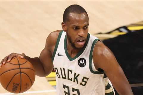 Bucks’ Adrian Griffin Awkwardly Side-Stepped Multiple Questions on Khris Middleton’s Health