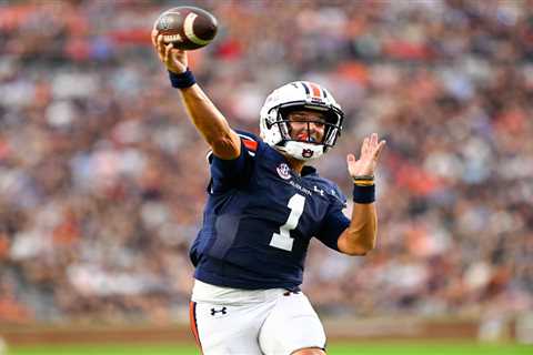 Auburn Tigers Roll Over Samford Bulldogs 45-13