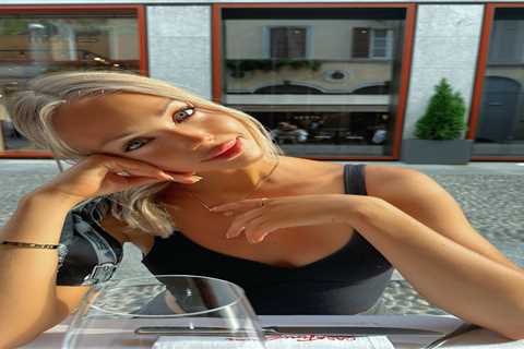 Paige Spiranac rival Claire Hogle looks sensational while out at restaurant as she gives insight..