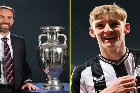 Anthony Gordon tipped as Euro 2024 wildcard by Jamie Carragher after seeing Newcastle to victory..