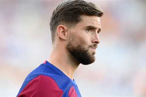 Official: Barcelona confirm hamstring injury to defender, unlikely to play again in 2023