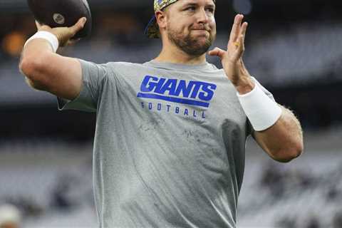 Giants roster move: Matt Barkley waived, making room for Tyrod Taylor