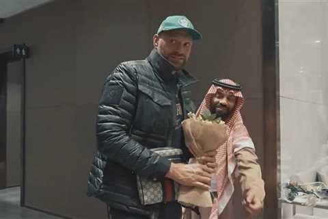 Tyson Fury Arrives in Riyadh Six Weeks Before Usyk Fight to Continue Camp