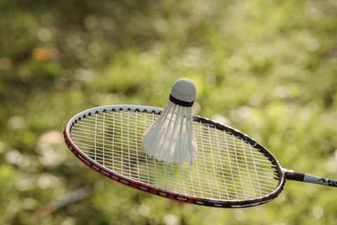 4 Types of Badminton Serves to Master (& When To Use Them)