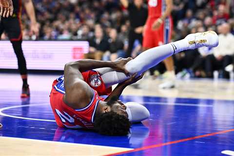 76ers’ Joel Embiid Considers Surgery on Injured Knee, per Report